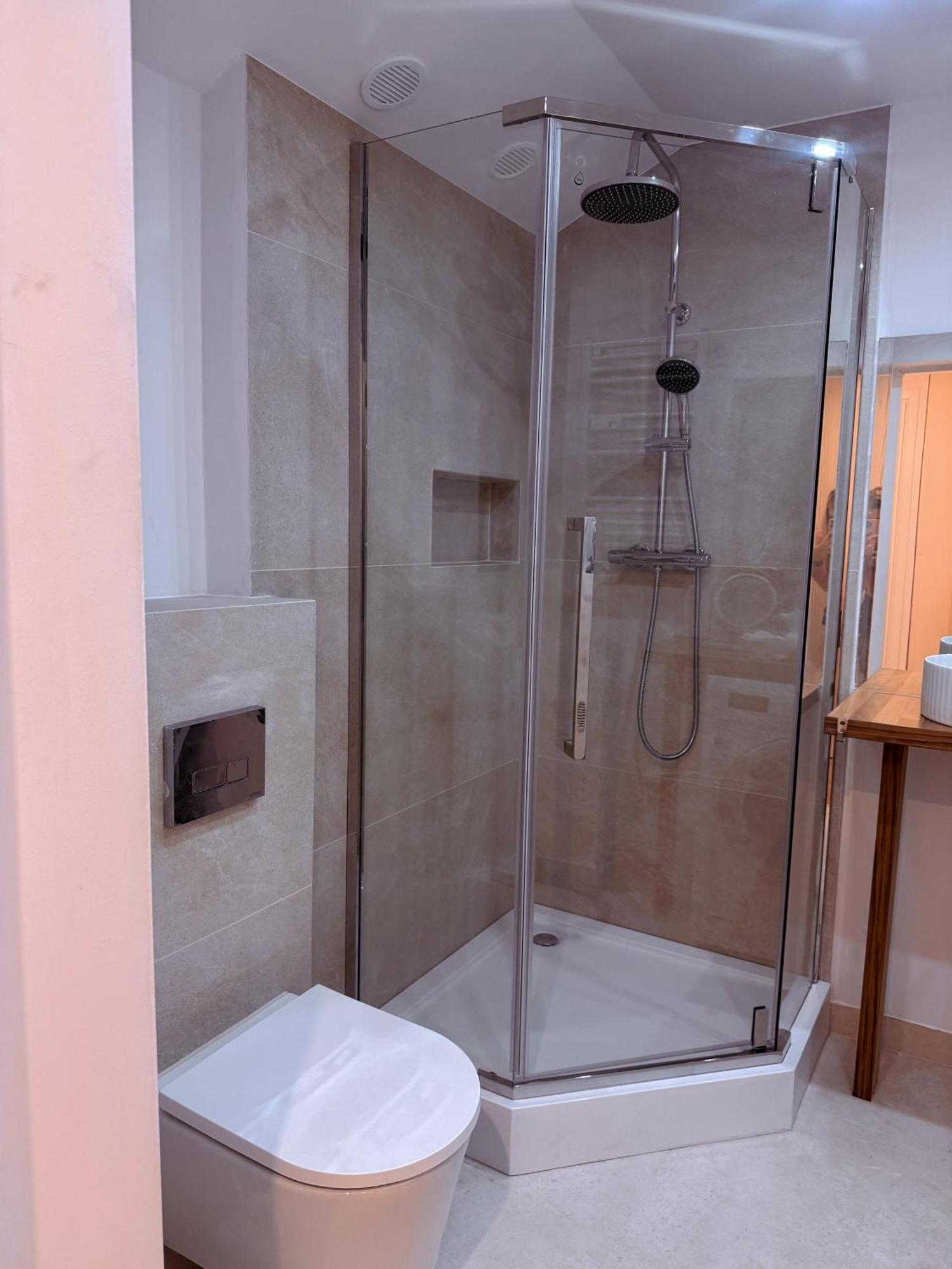 Comfortable Apartament Katowice Buitenkant foto